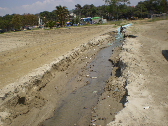 Gjoba dhe mbyllje aktiviteti për bizneset që derdhin ujërat e zeza në det