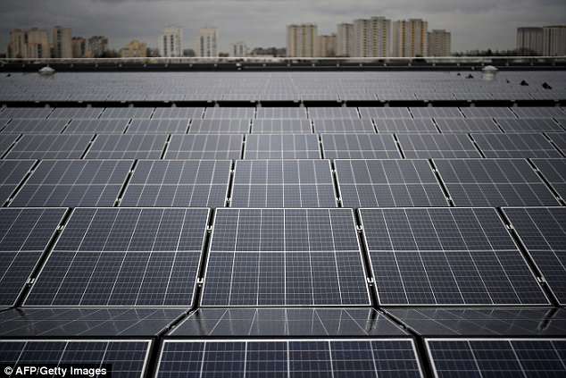 Arabia Saudite ‘heq dorë’ nga nafta, planifikon super termocentralin diellor