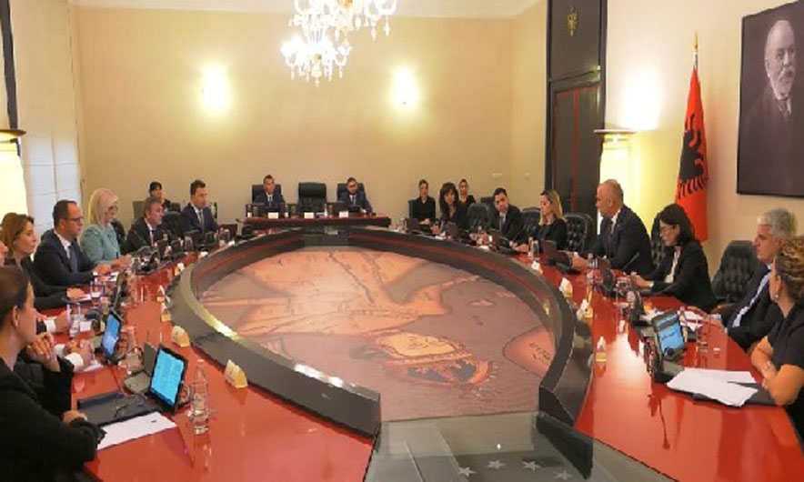 Turizmi/Shqipëria heq vizat për kinezët deri më 31 tetor 2018