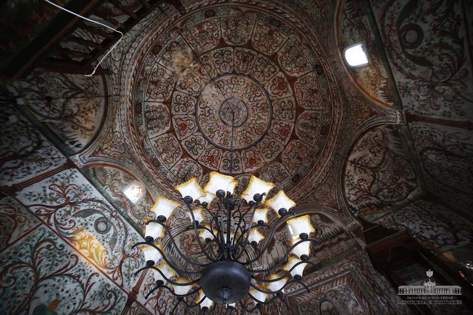 Ramazani, Rama uron besimtarët me fotot e restaurimit të Xhamisë së Et’hem Beut