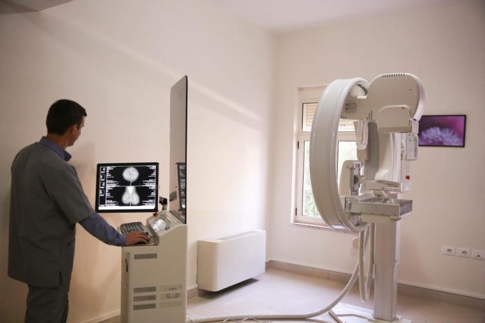 Mamografi për herë të parë në Gjirokastër, 4.5 milionë euro aparatura në rrethe