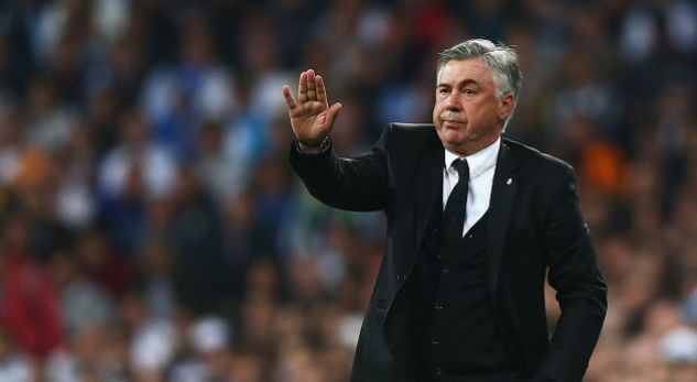 Carlo Ancelotti mund të ulet në pankinën e Napolit