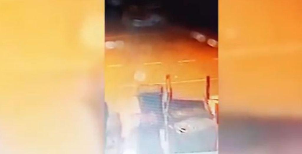 VIDEO/ Krijesa e mistershme filmohet në mes të qytetit