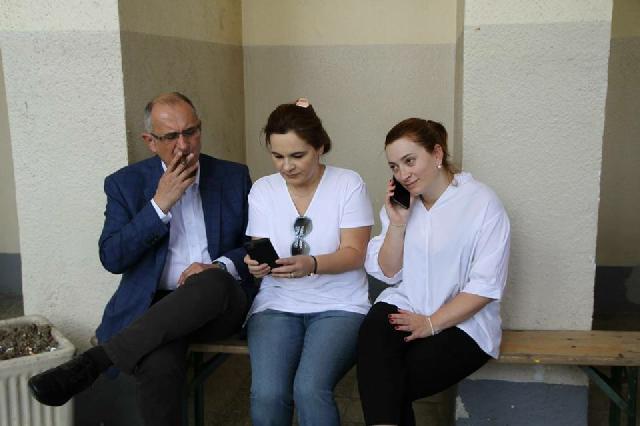 Vasili konfirmon Kryemadhin si fallxhore