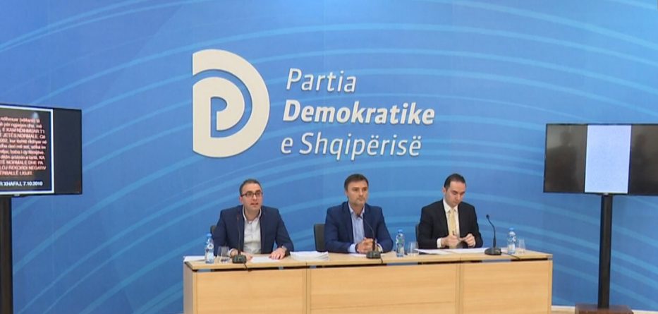 Treshja e juristëve të PD-së vijon akuzat për Xhafajn