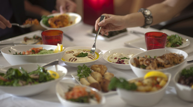 Të mërkurën nis Ramazani, disa ushqime që mund t’i hani edhe pas orës 8 të darkës