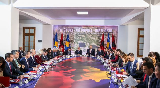 Raportet kosovare/ Në mbledhjen e përbashkët të Qeverive “ka pasur acarim të raporteve”