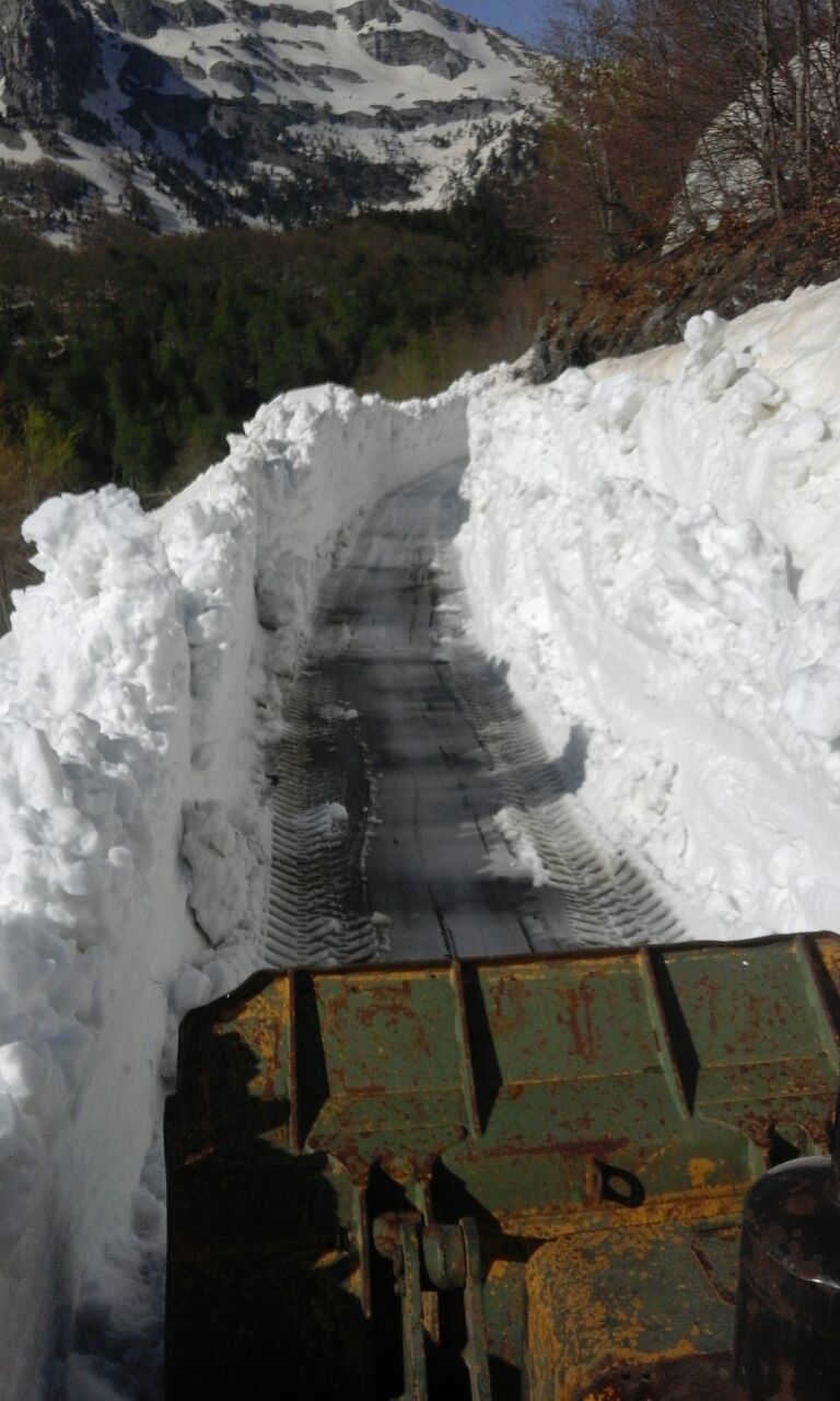 Thethi del nga izolimi, FA zhbllokojnë pas katër muajsh rrugën nga bora