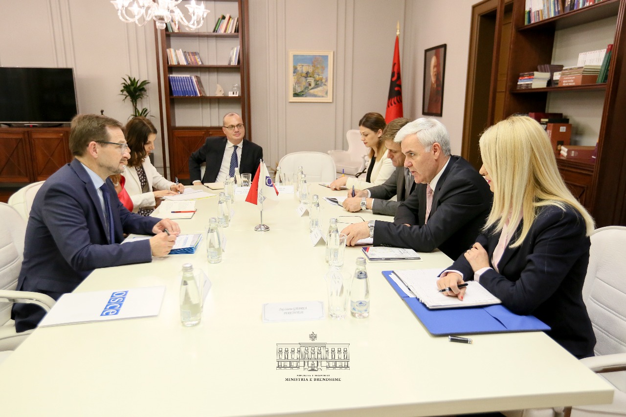 Xhafaj me Sekretarin e Përgjithshëm të OSBE, vlerësime për luftën kundër krimit