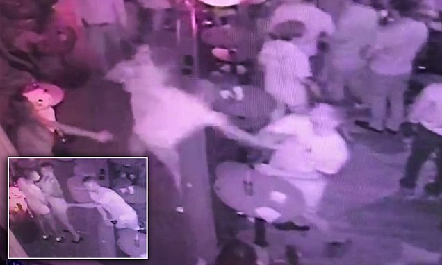 VIDEO/ I preku të pasmet një vajze, të riut i ngulin thikën në gjoks