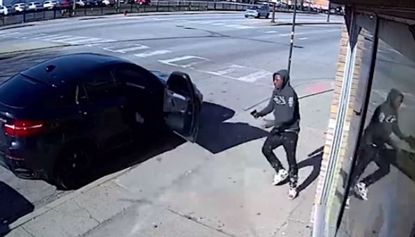 VIDEO/ Tentojnë të vjedhin BMW-në, hajdutet kapen me njeriun e gabuar…