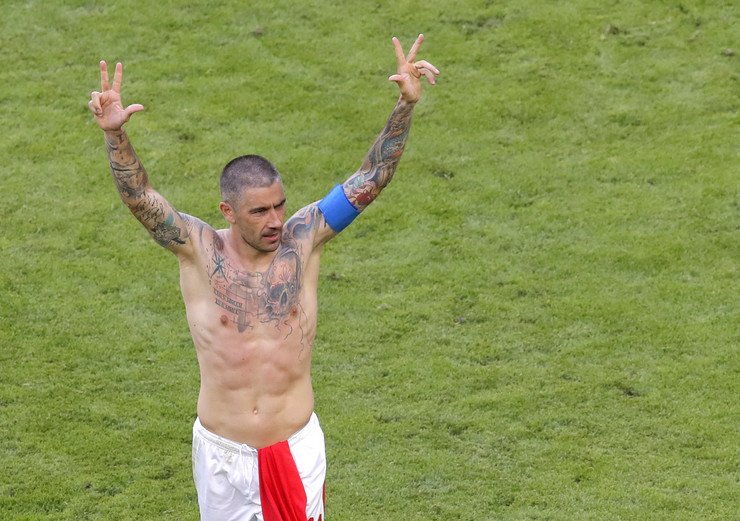 Kolarov flet si politikan: Shqiptarët primitivë, jemi 10 vite para tyre