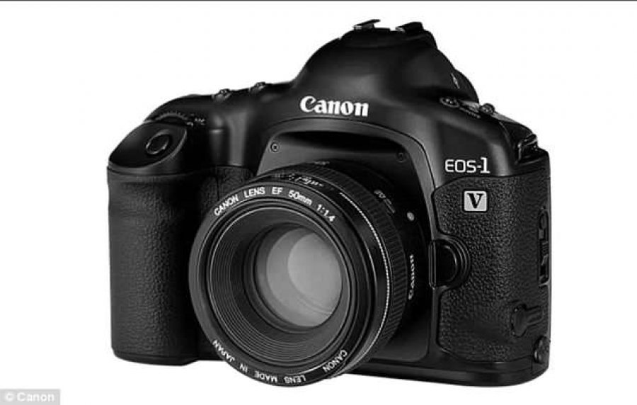 Fundi i një epoke/Canon largon kamerën me film