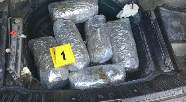 Kapet sasi e madhe marijuane në kufi me Greqinë, arrestohet shoferi shqiptar