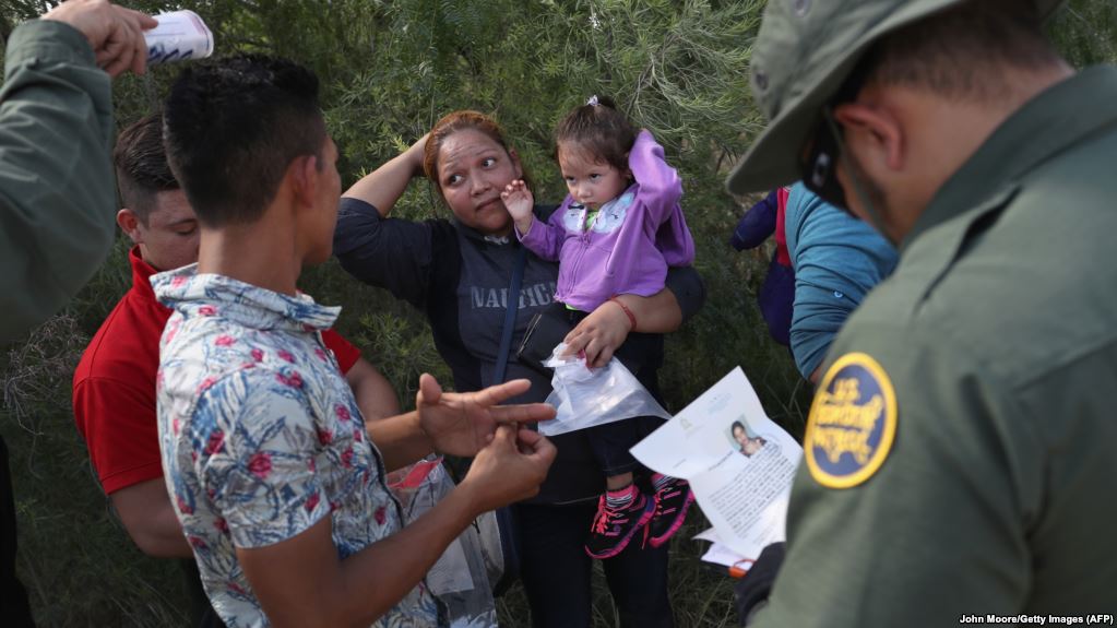 Emigrantët, 17 shtete kundër Trump, ngrihen padi ndaj Presidentit