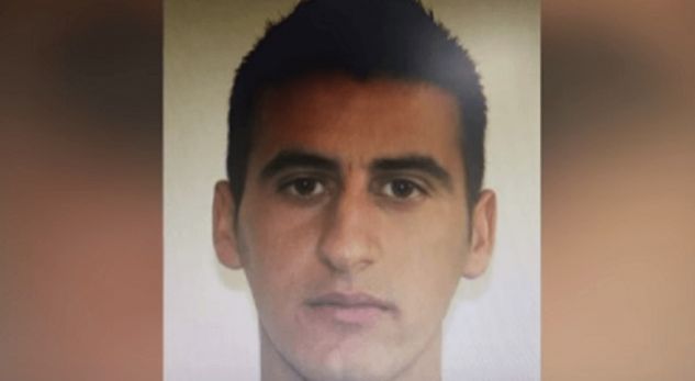 “Prindërit më përbuznin”, rrëfimi i 25-vjeçarit që masakroi me thikë babain dhe nënën