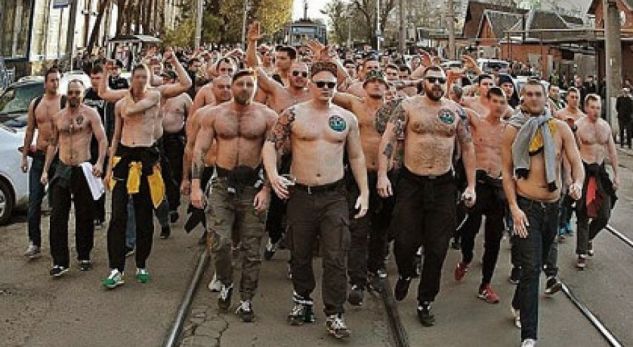 Rusia bën ndryshe: Liron mbi 100 huliganë para Botërorit