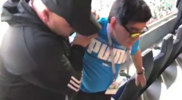 Maradona shtrohet me urgjencë në spital