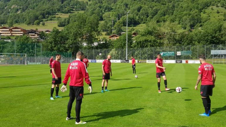 Sot Shqipëri-Ukrainë/ Panuçi rikthen në fushë formacionin me skemën e De Biasit