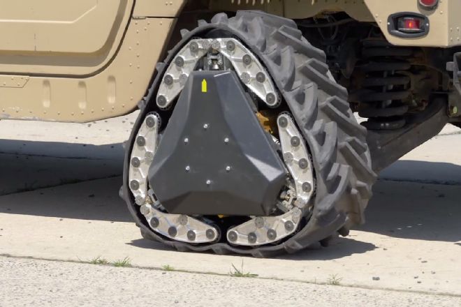 FOTOT/ Ushtria amerikane prezanton gomën ‘kameleon’ për çdo lloj terreni