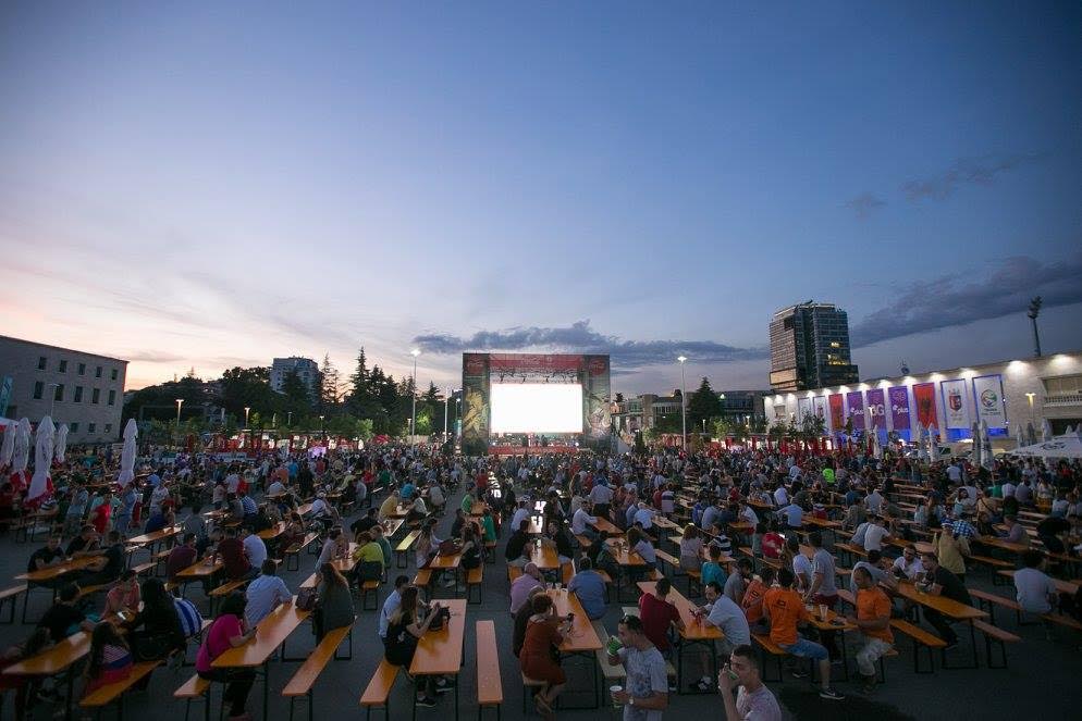 Kampionati Botëror rikthen TiranaFanZone, një muaj festë ne sheshin “Skënderbej”