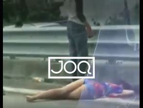 VIDEO/ Kavajë-Rrogozhinë, aksident i rëndë, një vajzë gjendet e shtrirë në anë të rrugës