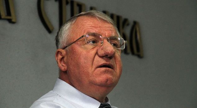 Edhe Shesheli e urren Granit Xhakën