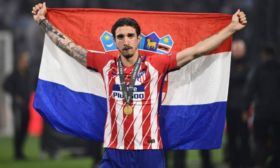 Kroati Vrsaljko vesh fanellën e Interit