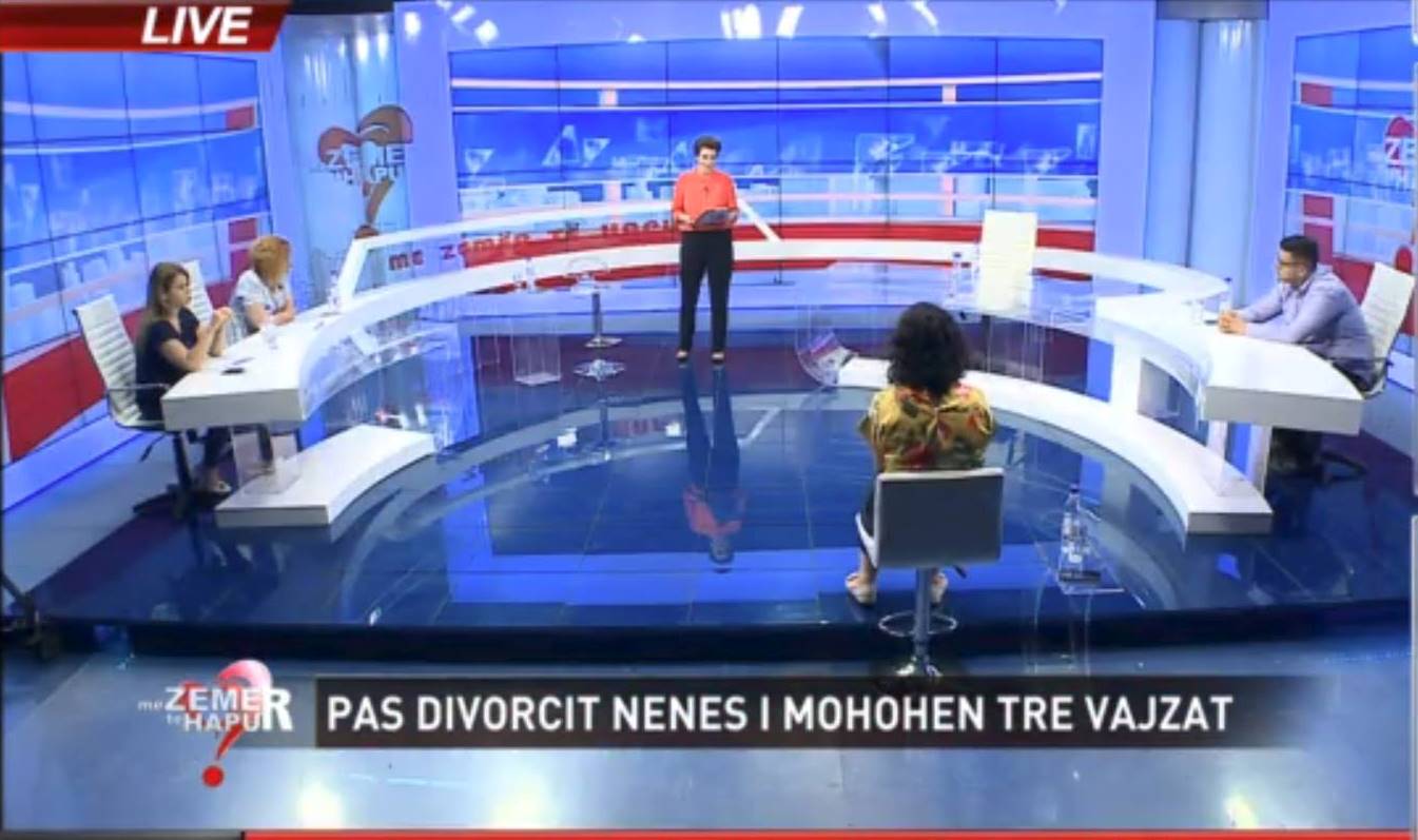 Vjehrra dhe akuzat për magji, nëna me lot në sy: S’i shoh 3 vajzat prej 1 viti!