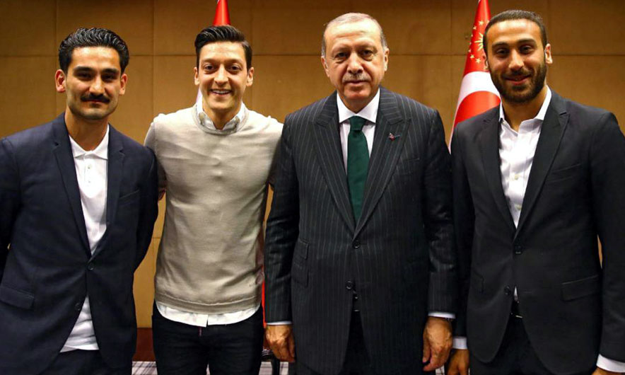 Ozil, para ‘gjyqit’ për foton me Erdoganin