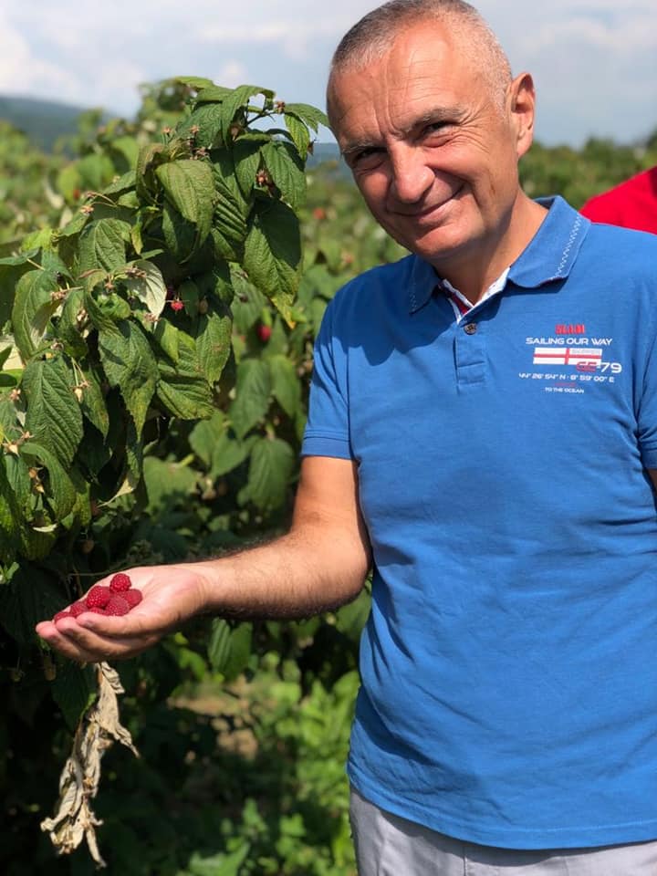 Meta në fermat e Brezovicës: Bashkëjetesa mes serbëve e shqiptarëve, e admirueshme