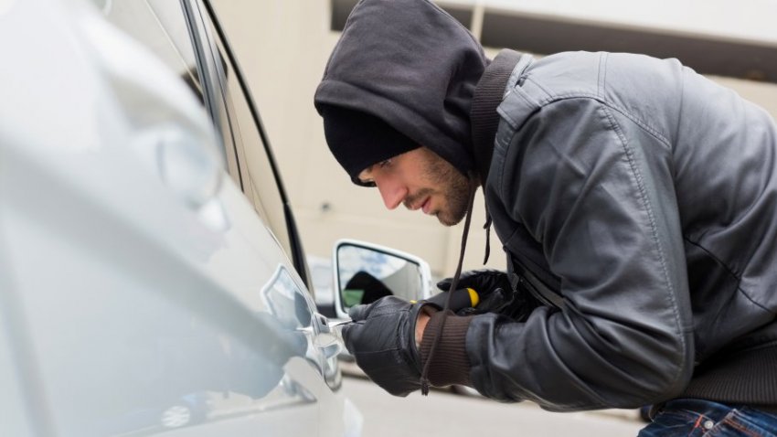 Arrestohet hajduti i pasqyrave të makinave