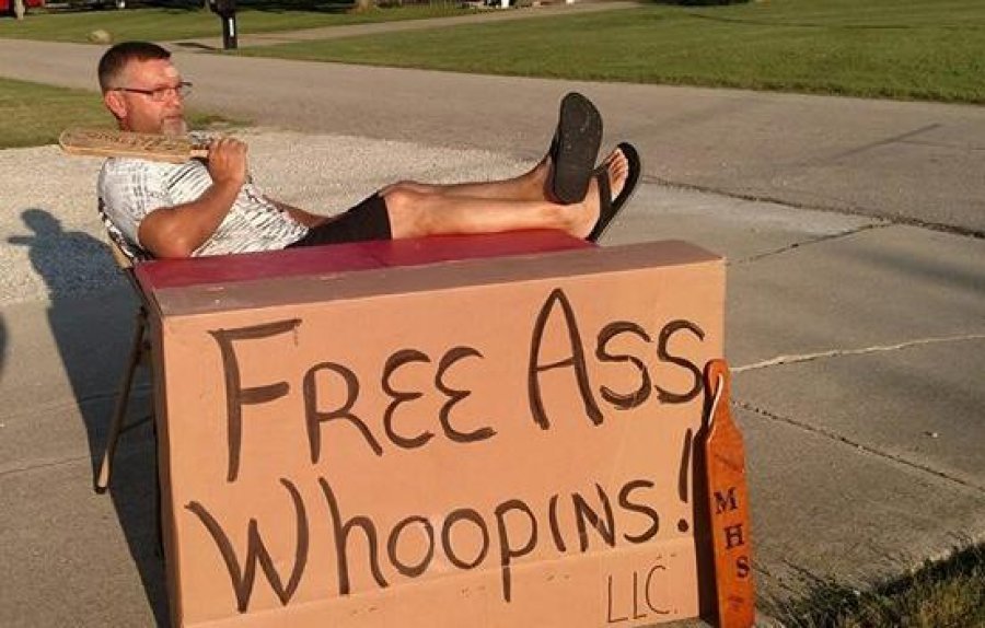 Protesta/Amerikani: Kush do t’i japë dru fëmijëve që sillen keq, jam gati