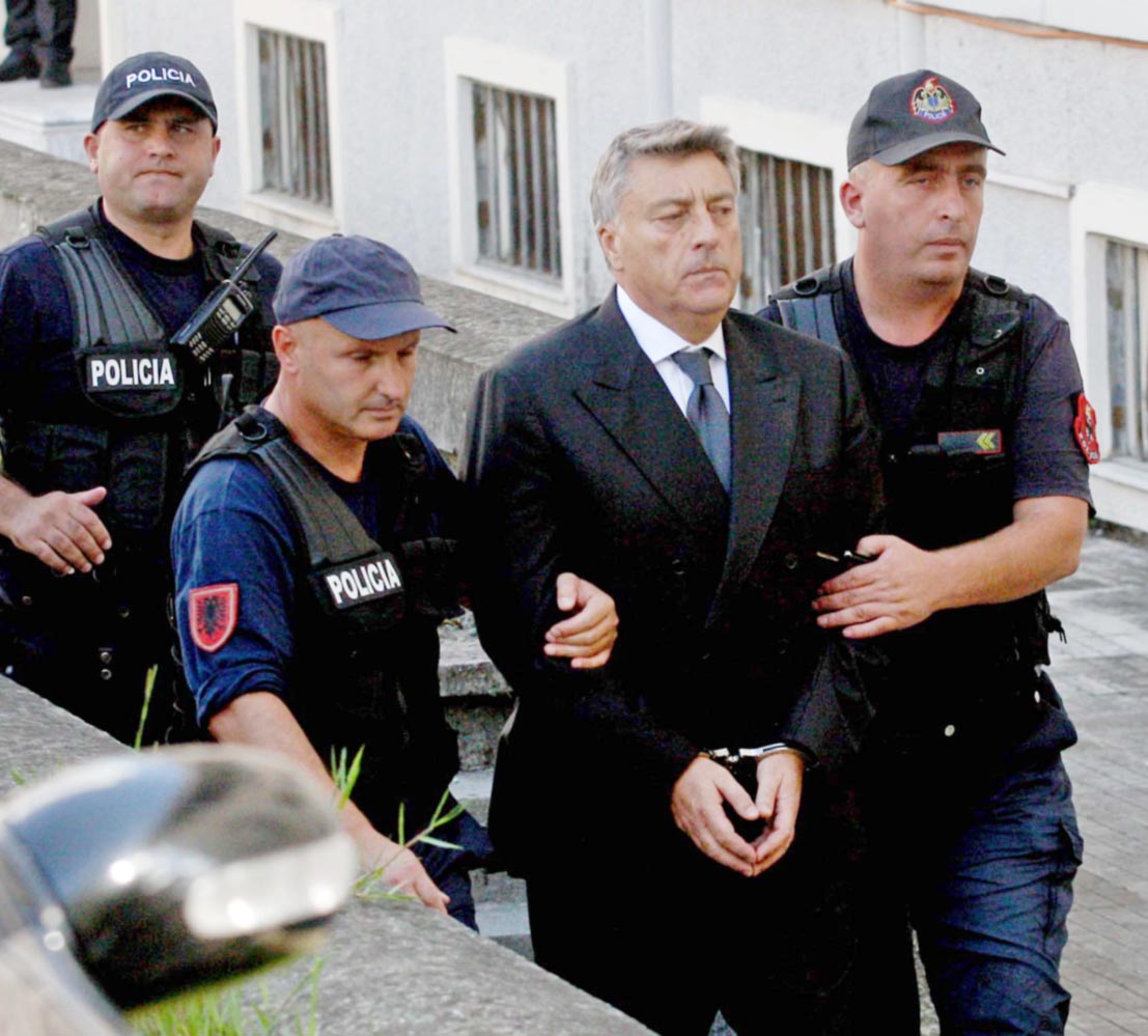 Gjyqtarët kushtetues që u shkarkuan, ‘qokën’ e fundit e patën për Fullanin me 300.000‎€!