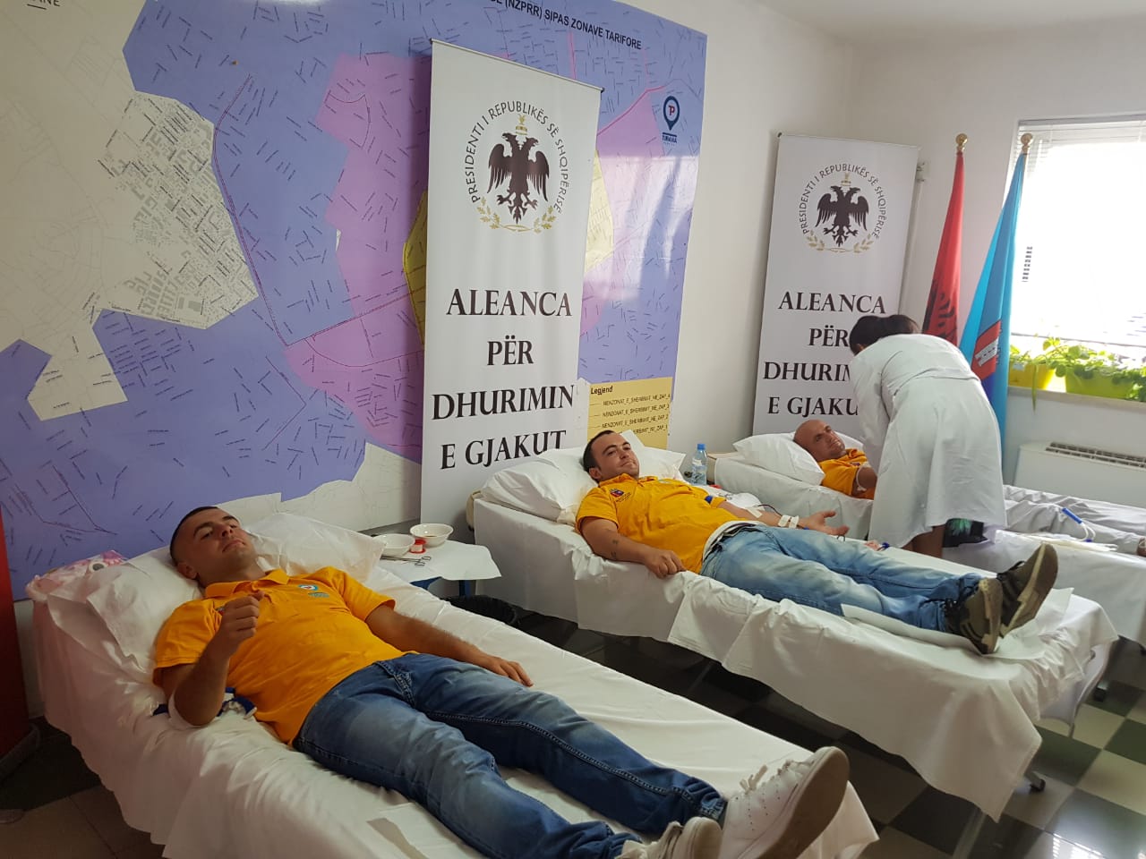 FOTO / Tirana Parking dhuron gjak për të sëmurët talasemikë