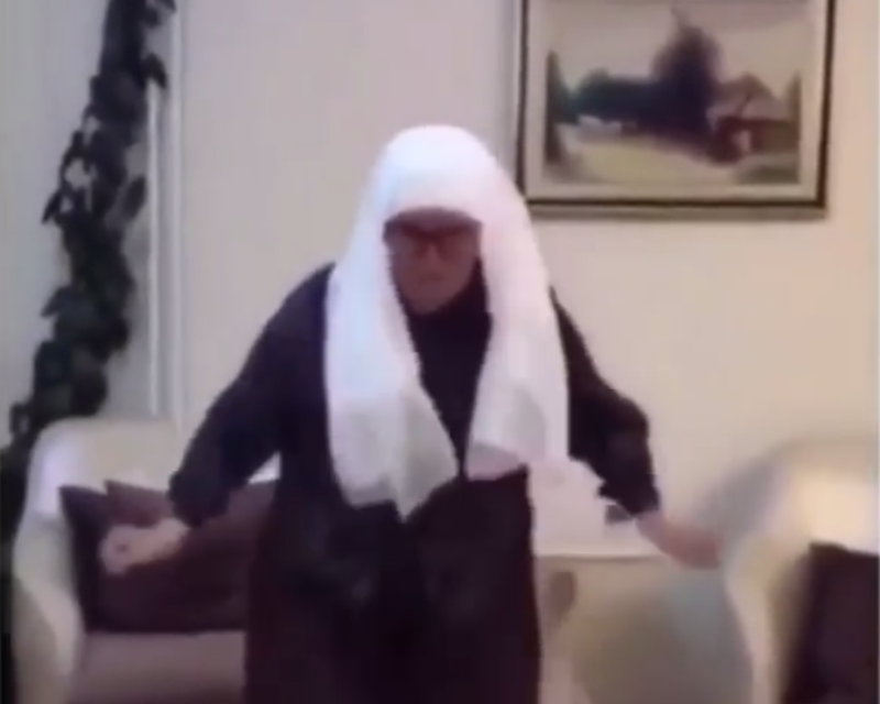 VIDEO/ Shikoni çfarë i bën kërcimit “rep” gjyshja shqiptare