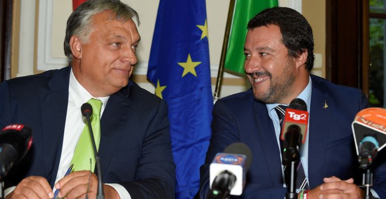 Orban këshillon “heroin e tij”, Salvinin: Ktheni emigrantët në vendin e tyre