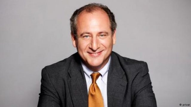 Politologu amerikan: Uashingtoni nuk e mbështet ndarjen etnike të Kosovës