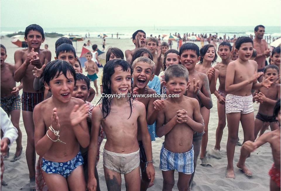 FOTOT/ Kampi i pionierëve në Durrës, njihuni se si bëhej plazhi në vitet ‘80!