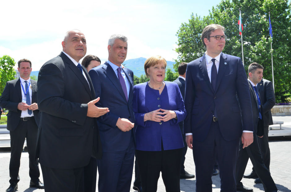 Me hekur dhe ujë “kundër çdo marrëveshje”