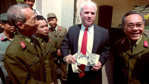 Reagon Vietnami: McCain ka ndihmuar “në shërimin e plagëve të luftës“!