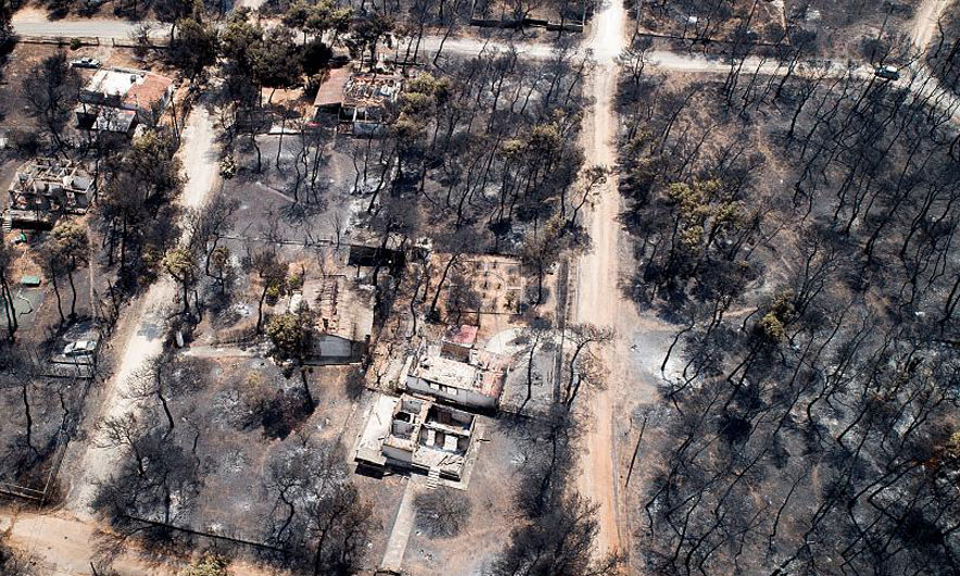 Zjarret në Greqi, njoftim i rëndësishëm i ambasadës për shqiptarët që humbën dokumentet