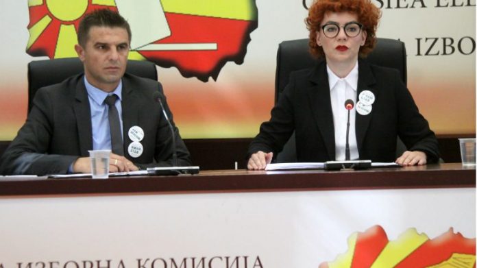 SHIFRAT/ Referendumi në Maqedoni, pjesëmarrje shumë e ulët në votime