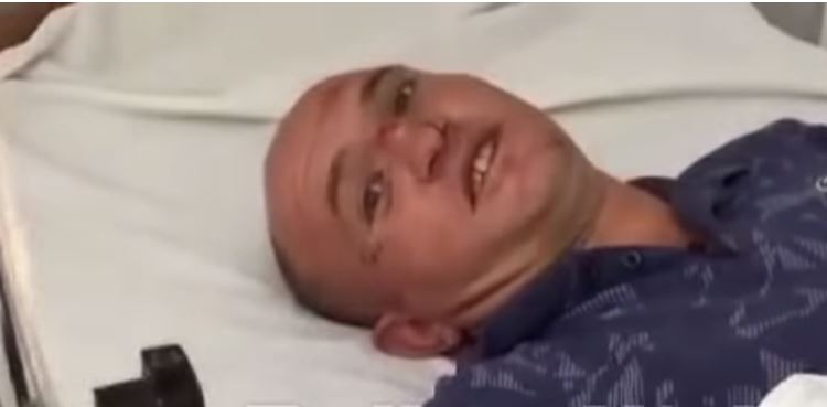 VIDEO prekëse/ I riu nuk e di që kushëriri vdiq në aksident: Ai është më mirë se unë…