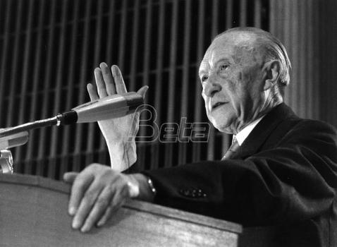 Si sot, më 15 shtator, Adenhauer u zgjodh kancelar dhe vdiq Falaçi