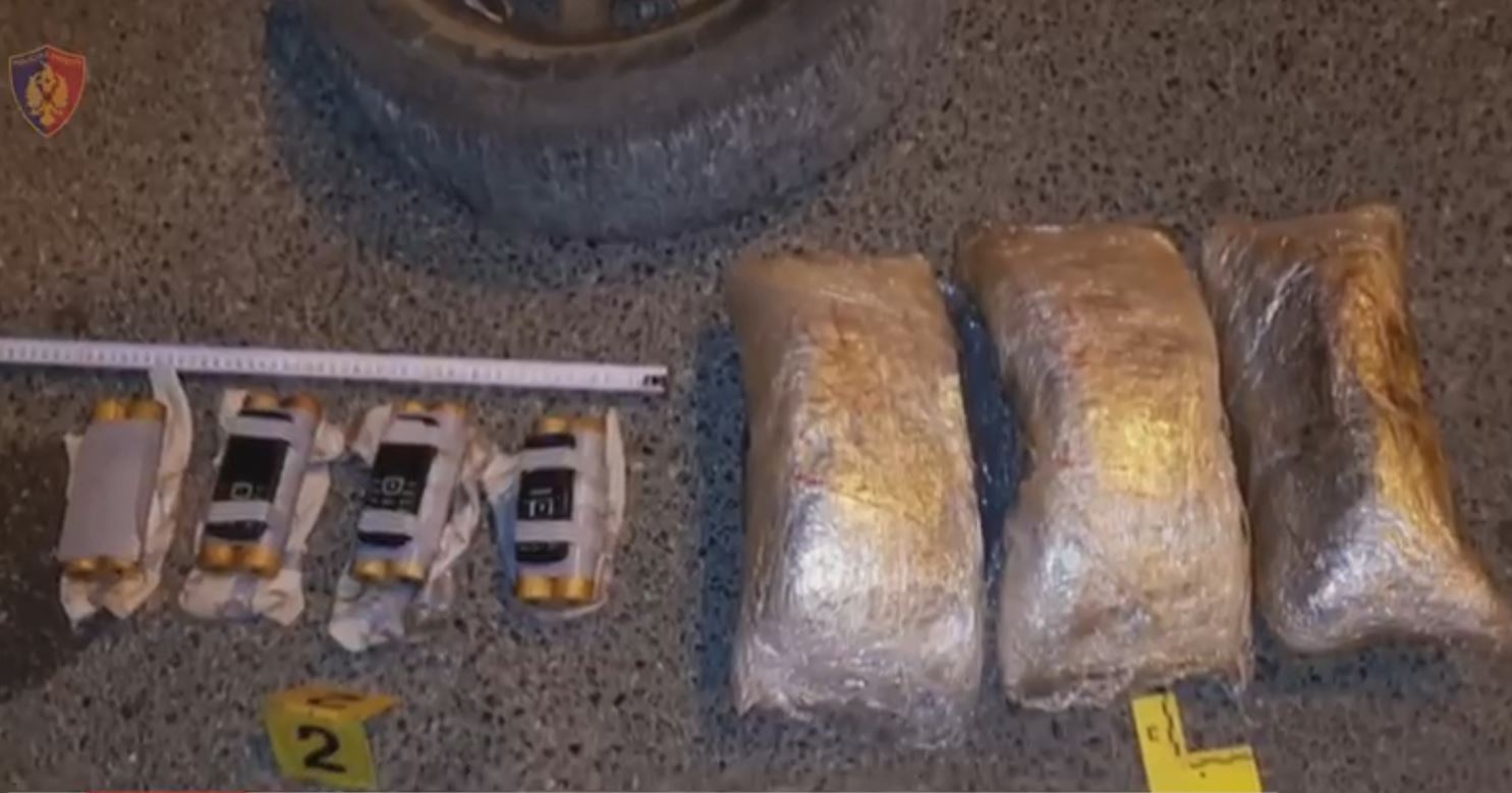 FNSH aksion në Lezhë, bllokohen armë, mina me telekomandë e drogë, 4 në pranga