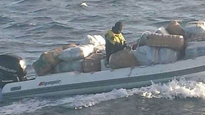 Kapet skafi me 2 ton drogë në Itali, arrestohen 2 shqiptarë