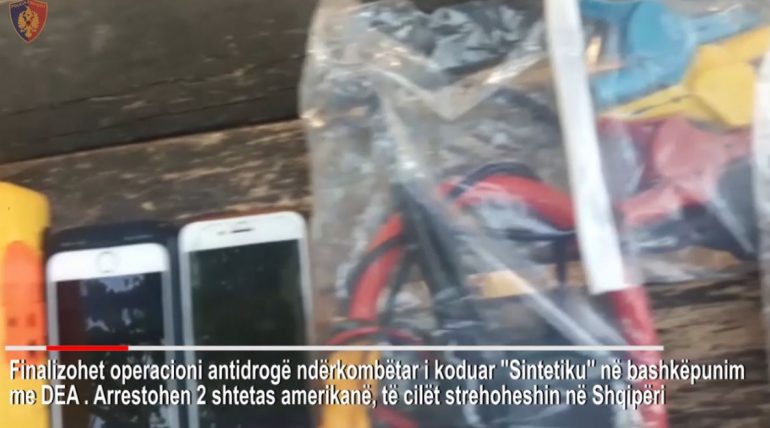 VIDEO/ Çfarë iu gjet dy amerikanëve në laboratorin e drogës sintetike