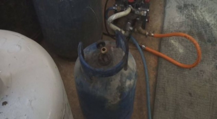 Zjarr në banesën e të moshuarve, harruan bombolën hapur