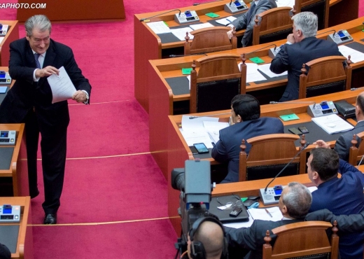 “Do t’i padis të gjithë, Berishën jo, i kam lënë Zotin”